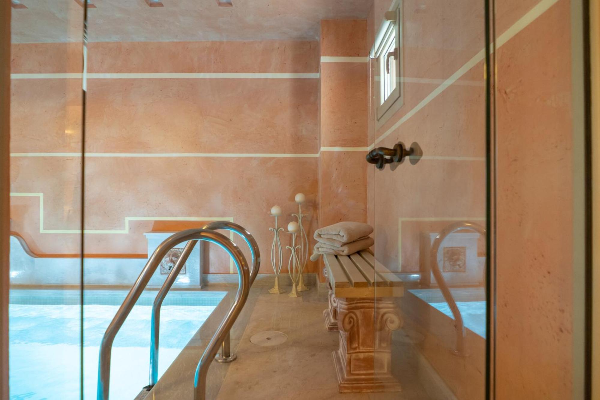 Unique Room With Indoor Pool & Attic Alli Meria Buitenkant foto