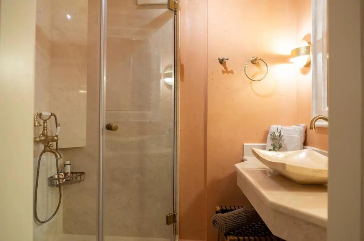Unique Room With Indoor Pool & Attic Alli Meria Buitenkant foto